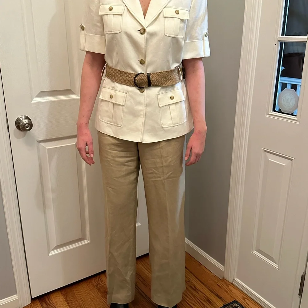 Tahari safari style short sleeve pantsuit. - Picture 1 of 10